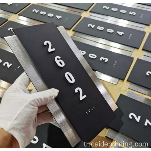 Ada Braille numarası kapı plakası işareti